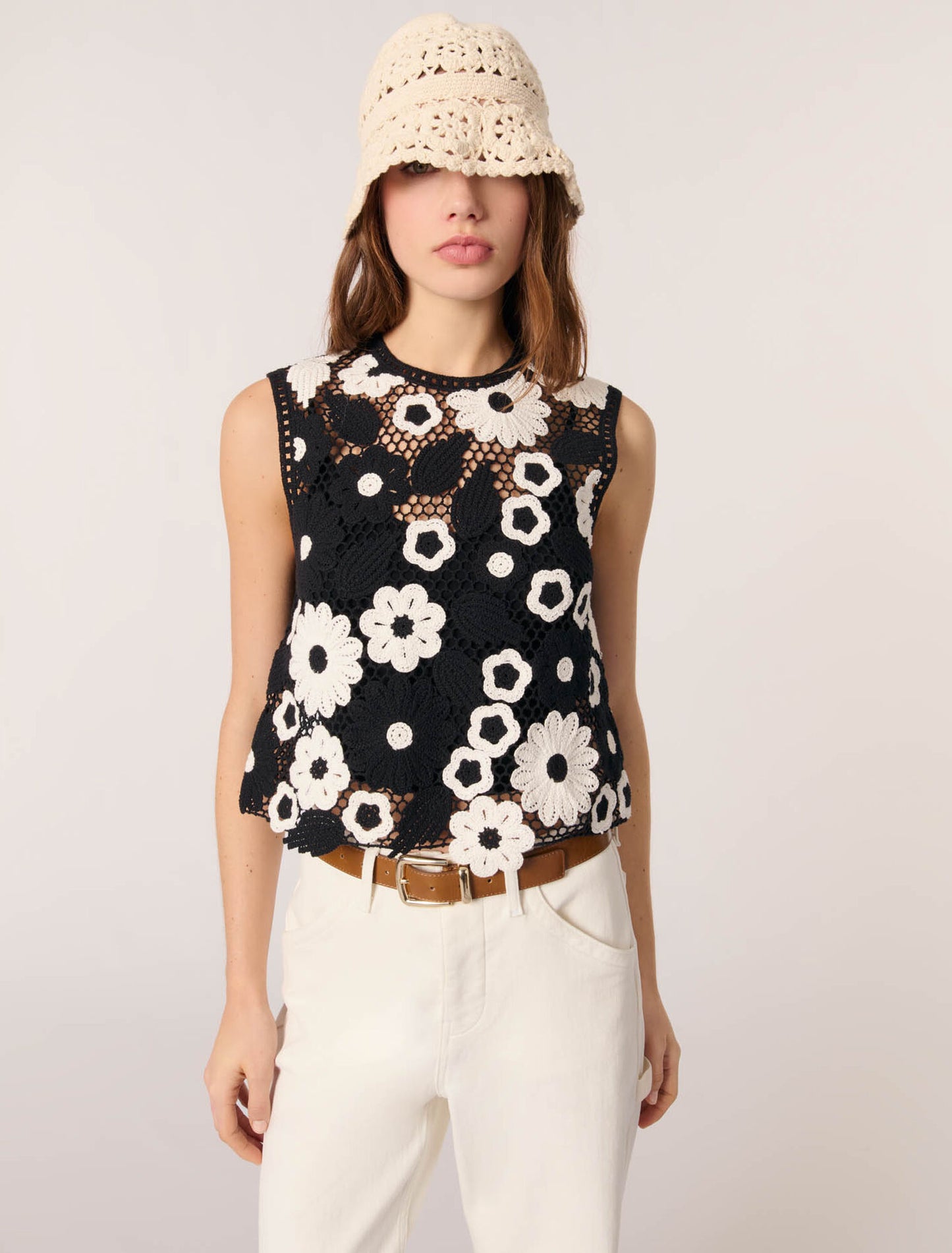 Black / White-Floral crochet top