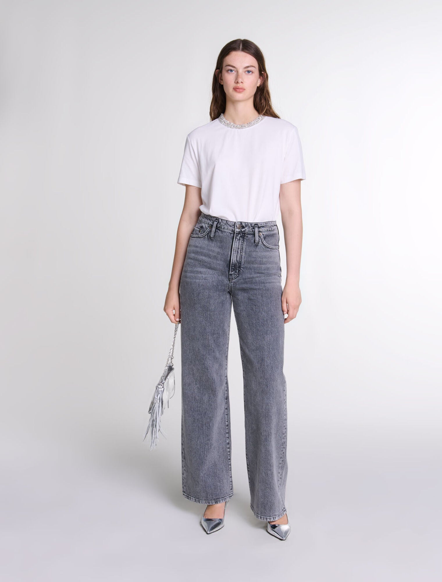 White featured-T-Shirt With Jewellery Neck