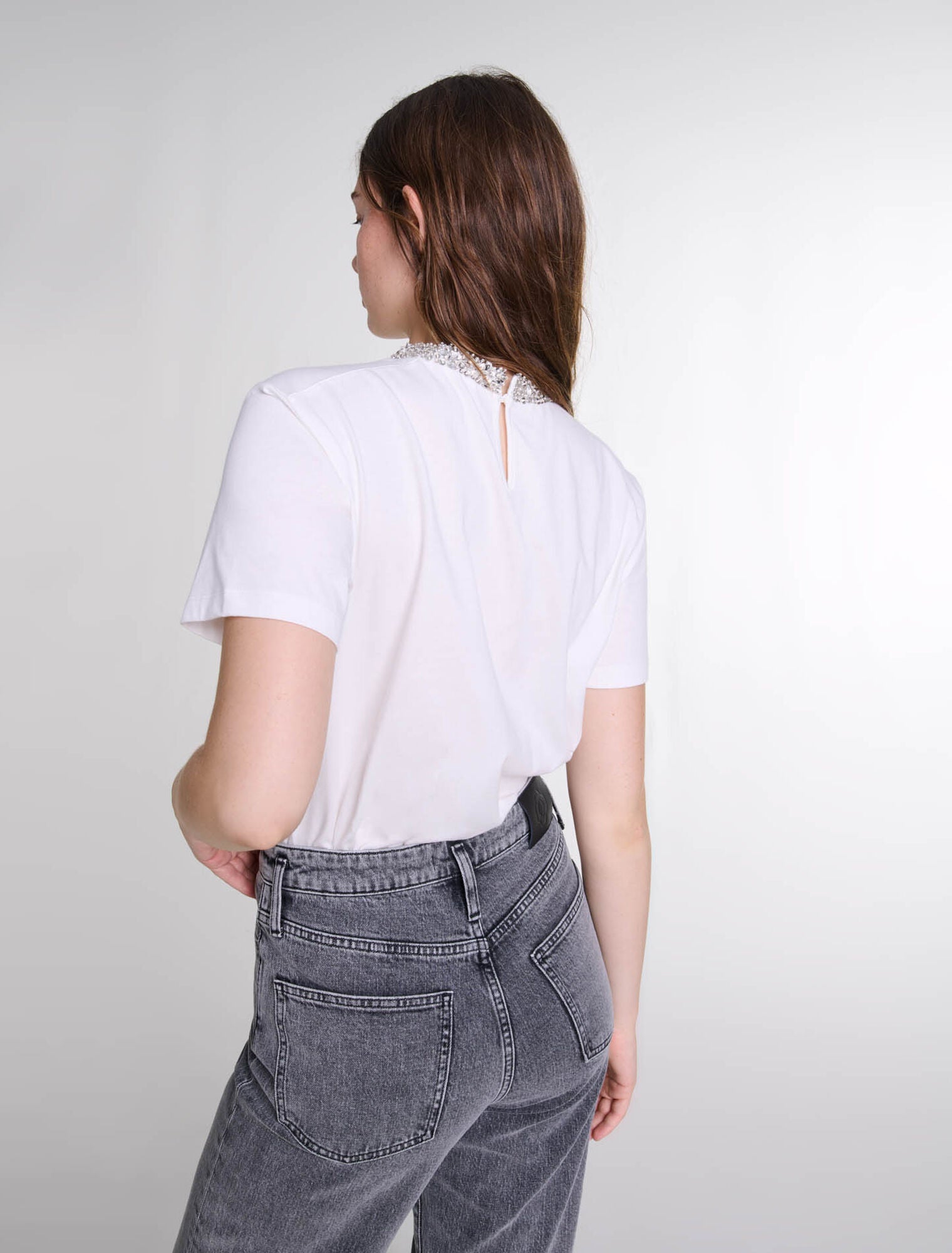 White  -T-Shirt With Jewellery Neck