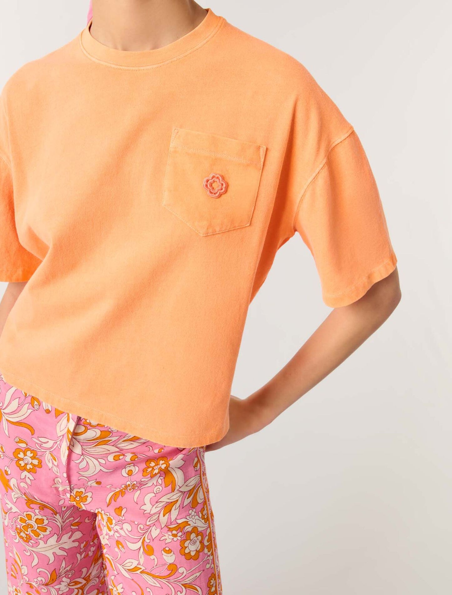 Orange-T-shirt with logo jewel detail