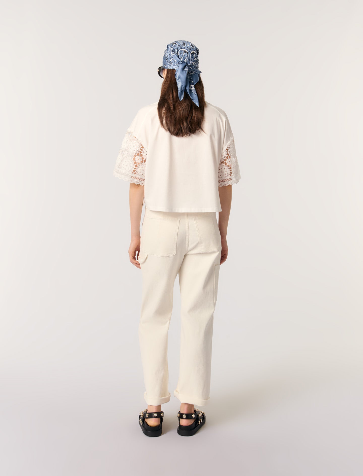 White-T-shirt with crochet sleeves