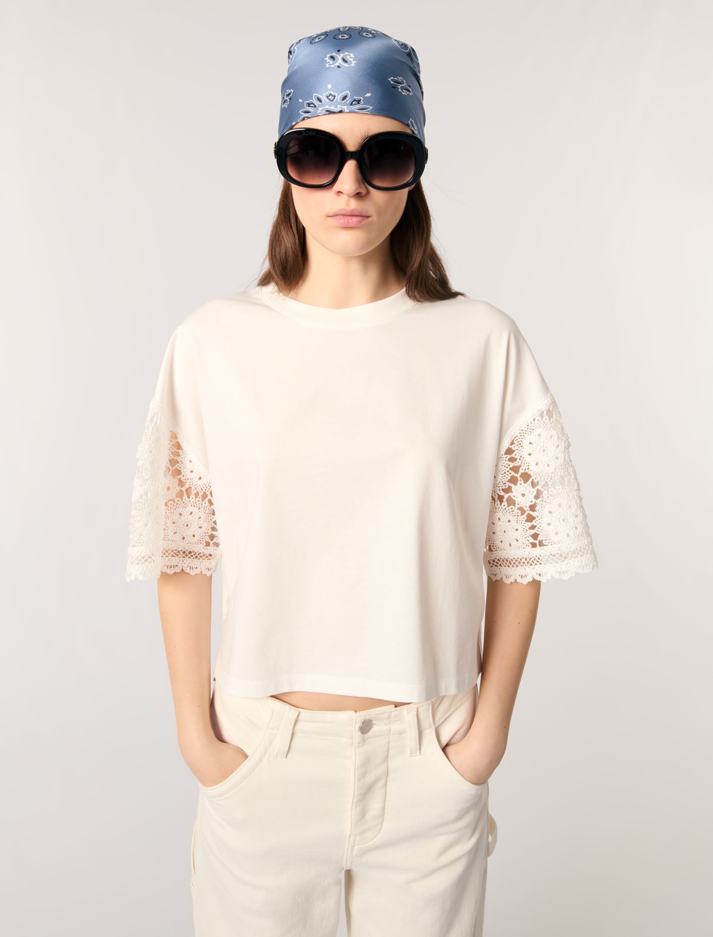 White-T-shirt with crochet sleeves