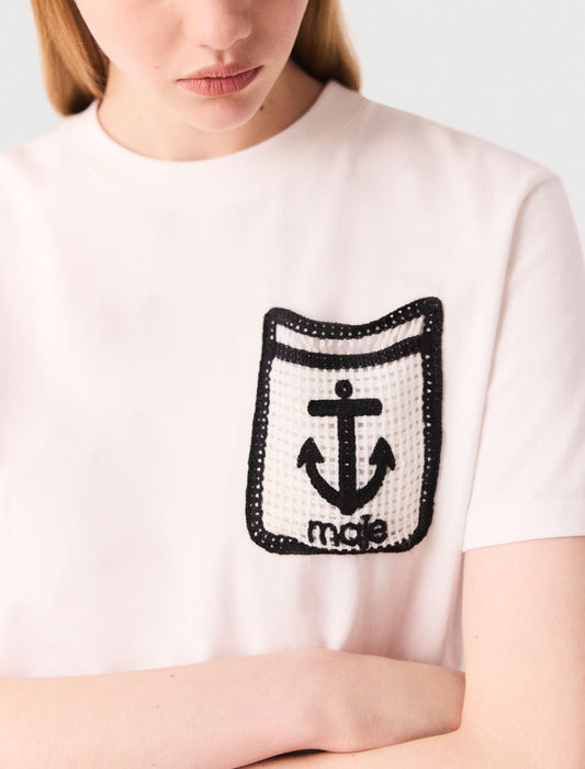 T-shirt with embroidered pocket