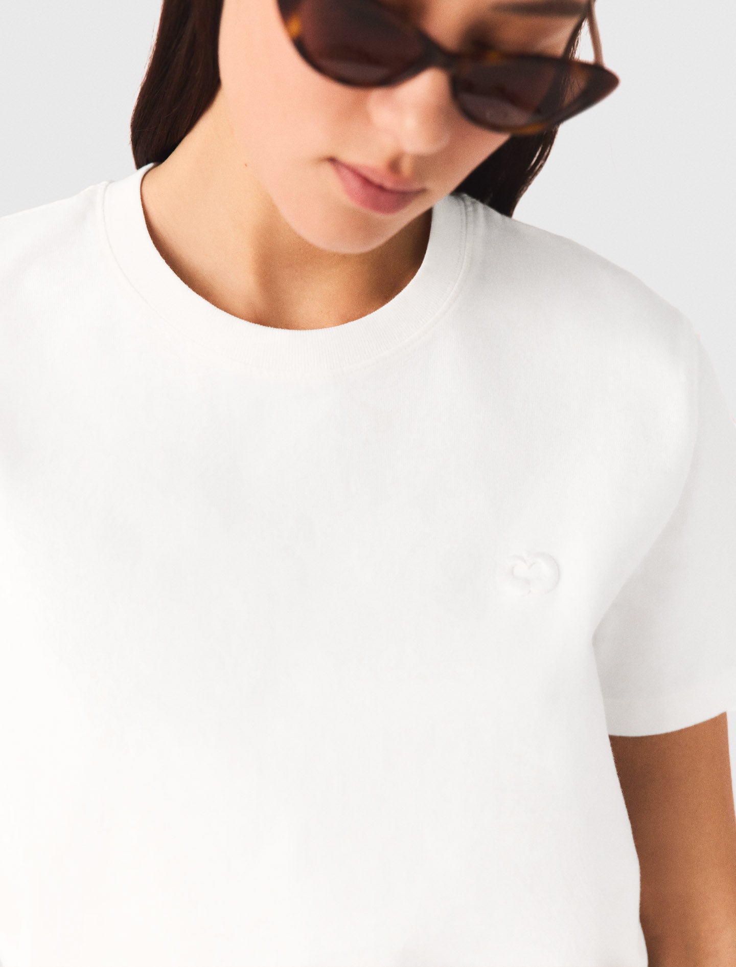T-Shirt With Small Embroidered Logo White