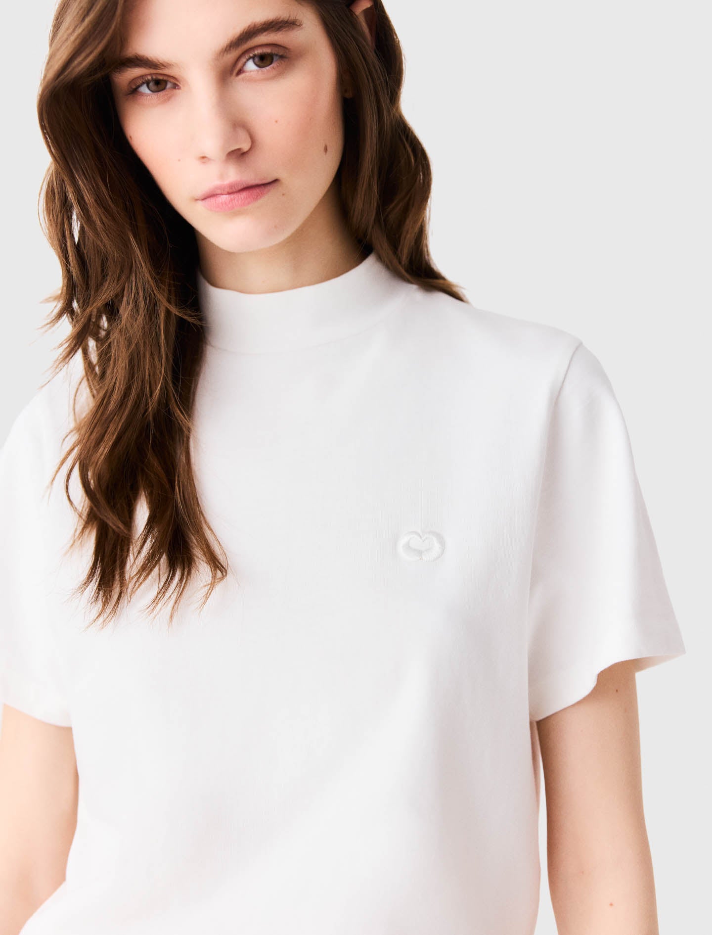 Crew neck T-shirt with back zip White