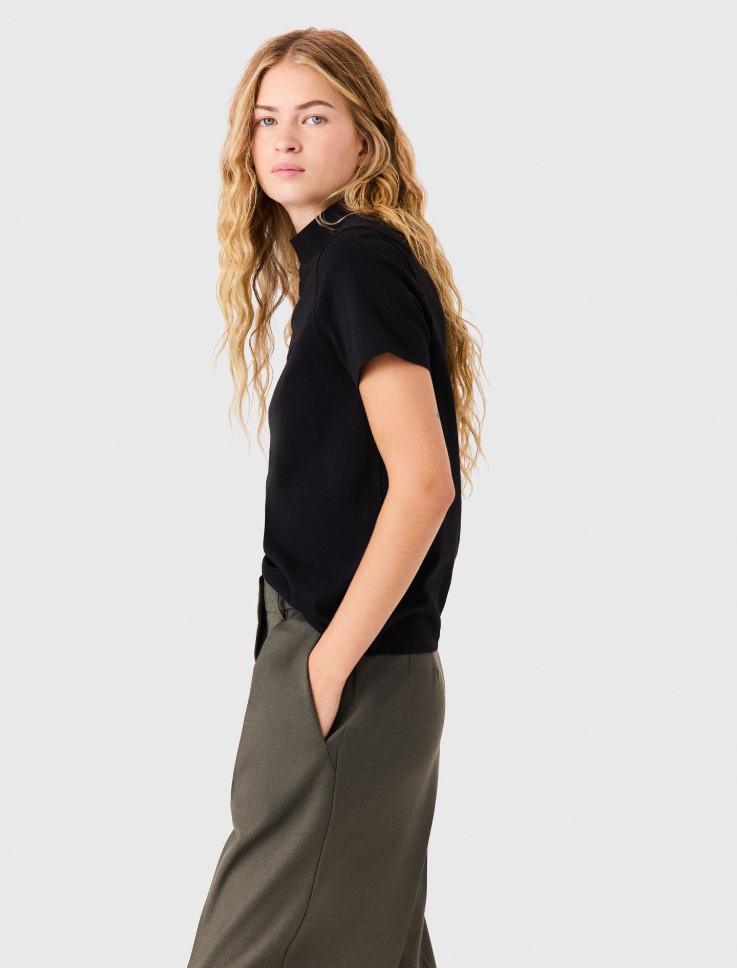T-shirt with back zip Black
