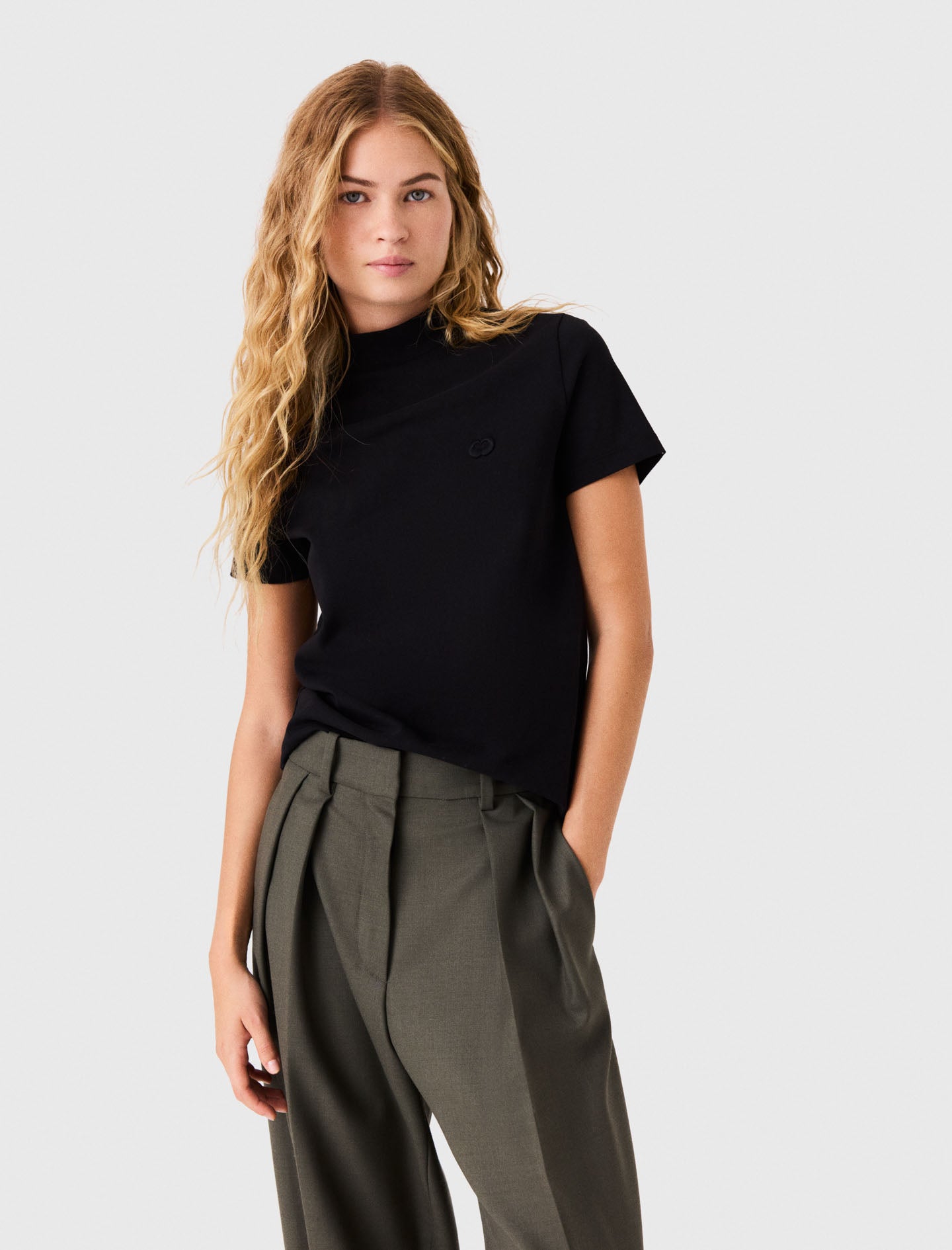 T-shirt with back zip Black