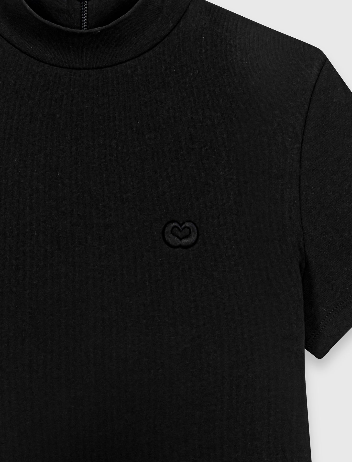 T-shirt with back zip Black